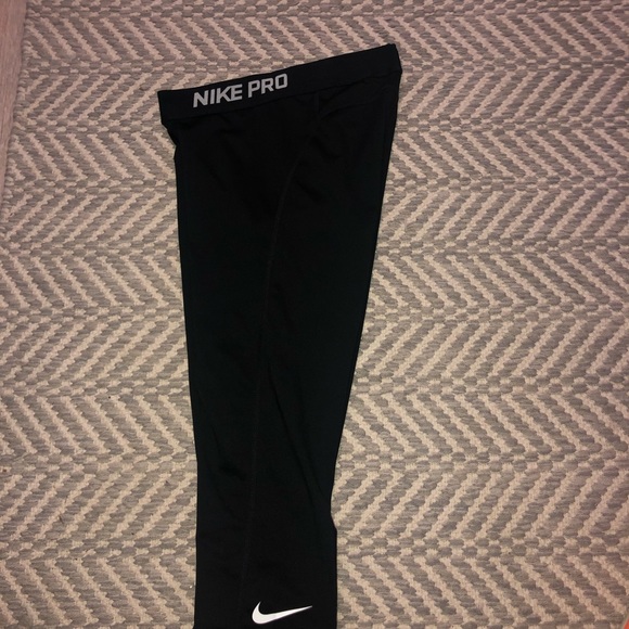 Nike pro black capris - Picture 3 of 5